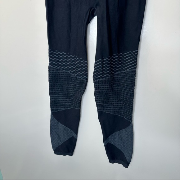 Spanx Look At Me Now Seamless Moto Leggings Indigo Blue Size XL - Picture 9 of 11
